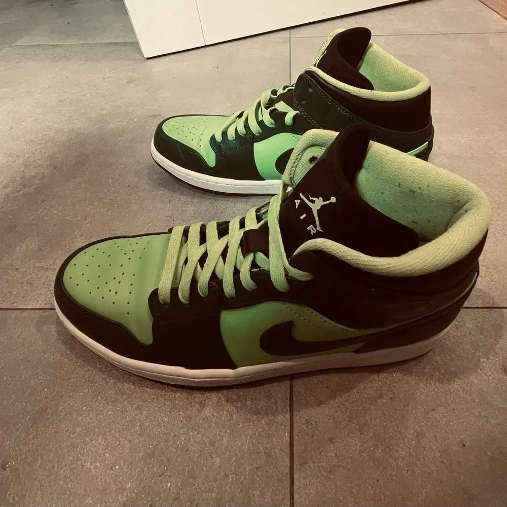 Nike Air Jordan 1 - sz 10 - Lime Green Hulk - Mids High GorpCore